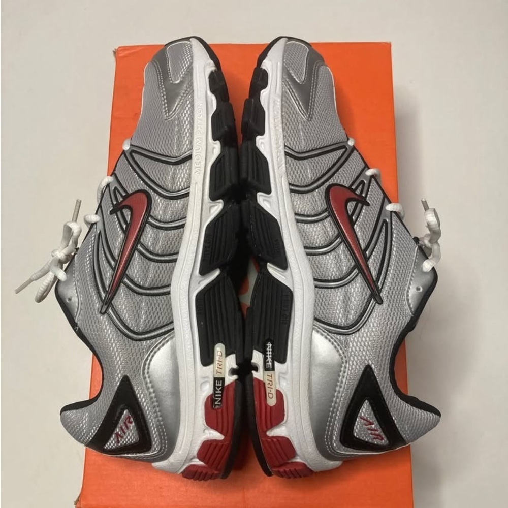 Nike Air Tri-D Run Men’s shoes size 12 silver and red with box like new - Picture 4 of 8